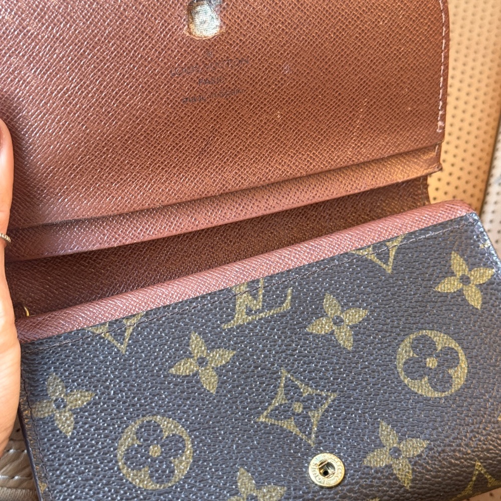 Louis Vuitton Brown and Gold Monogram Clutch - Picture 2 of 6